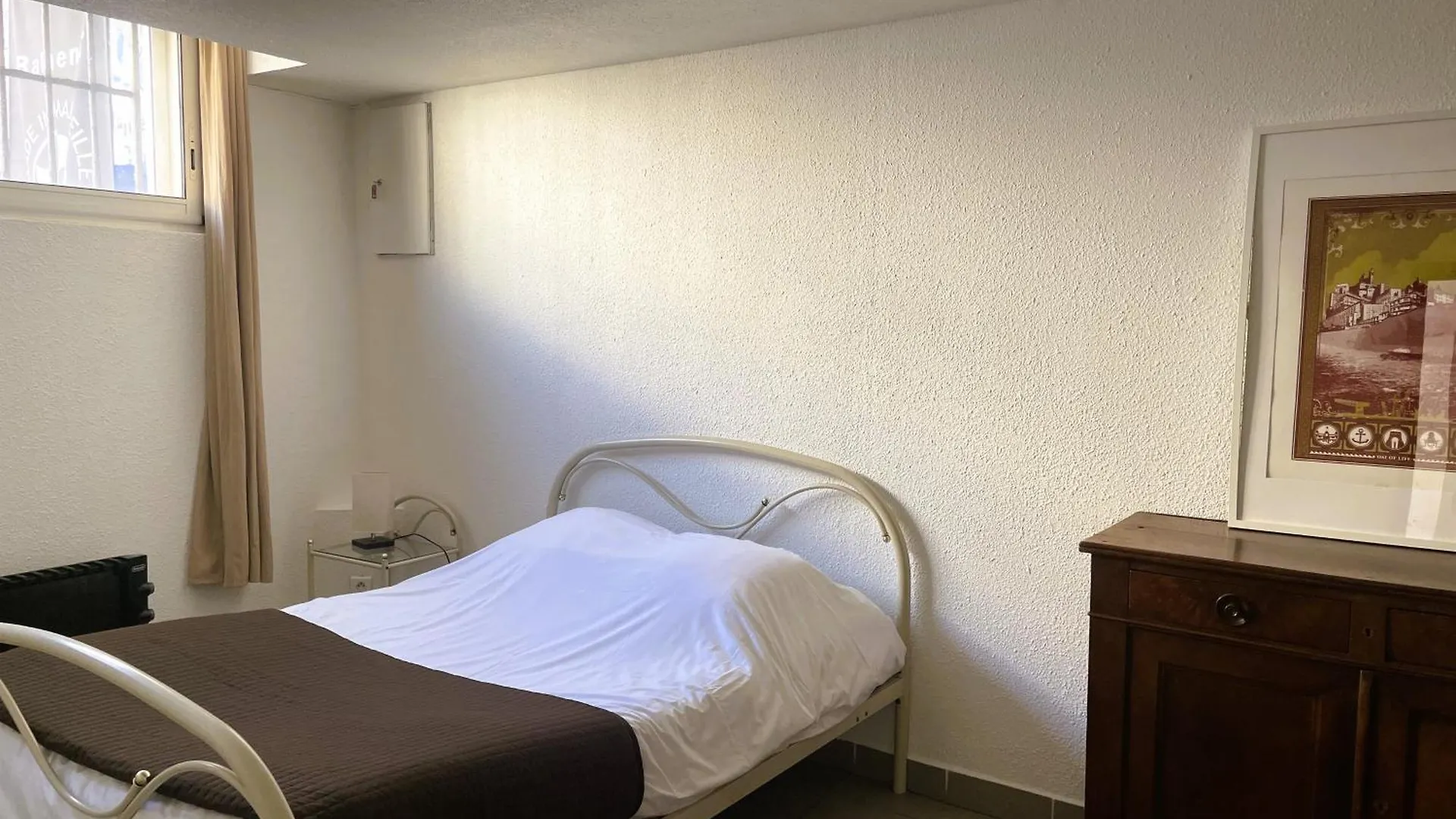 Balaena hébergement Marsella Hostal
