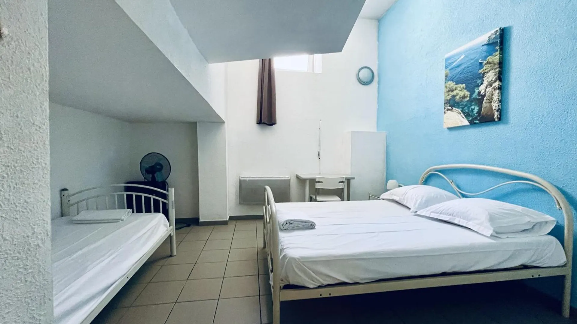 Hostel Balaena Hebergement Marseille France