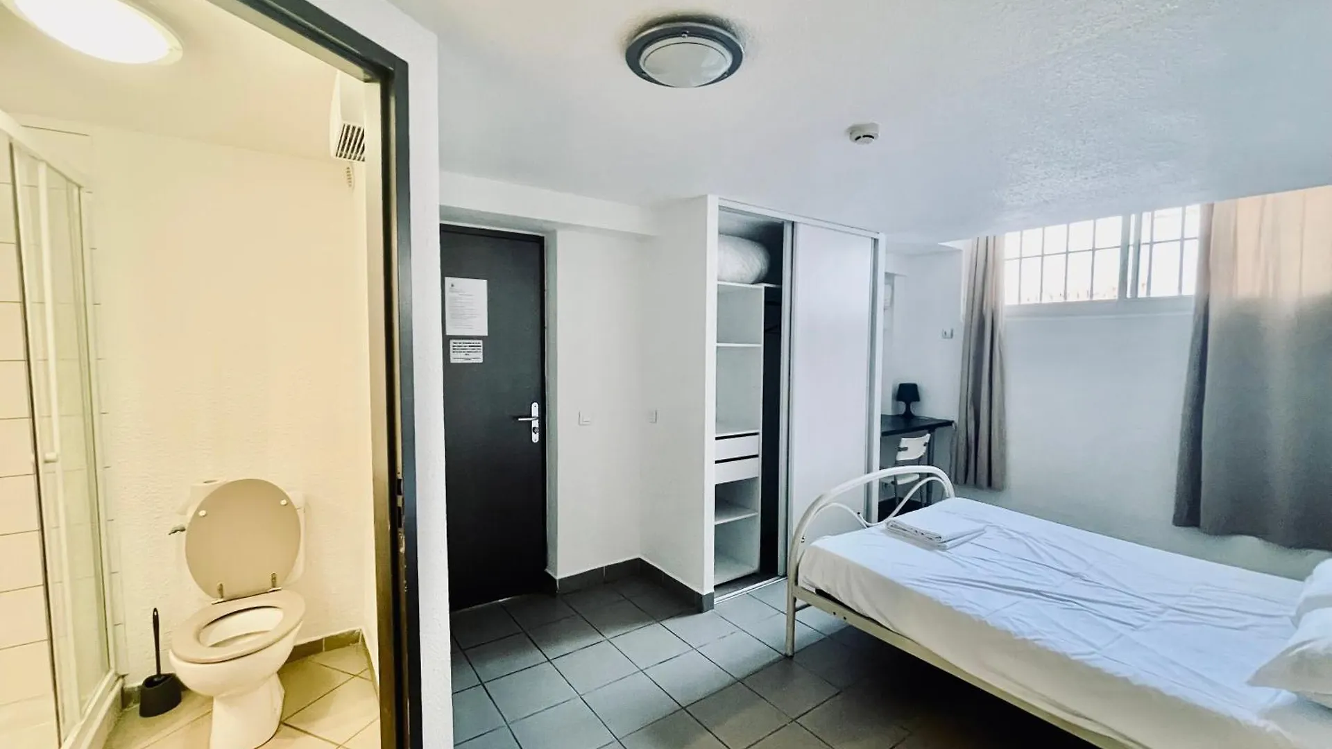 Balaena Hebergement Μασσαλία Hostel